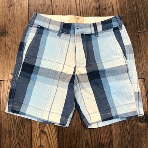 Hollister Men’s Beach Prep Fit shorts. Size 28